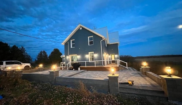 Remote & peaceful 3BR/2BA Luxury Getaway on a remote farm 10 min to DT Beaverton in Beaverton