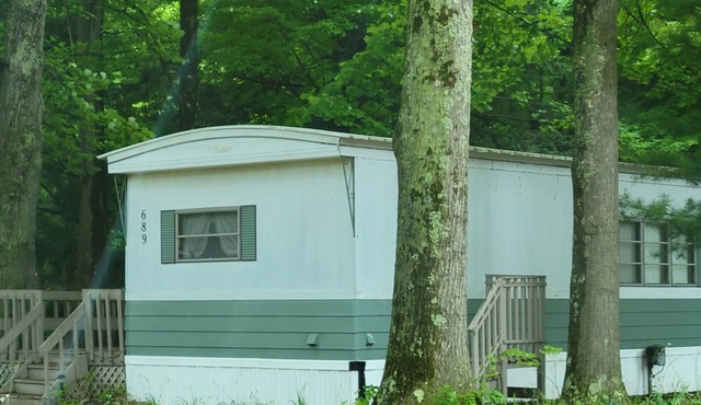 Retro 1976 Mobile Home 2 blocks from Silver Lake State Park in Mears