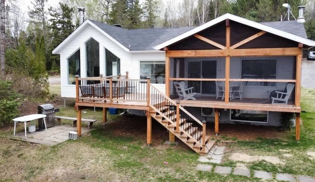 Rivage | Tavata Chalets | tout de blanc in Saint-David-de-Falardeau
