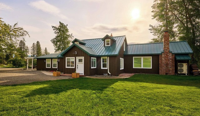 River's Edge Ranch - 4BR ranch house + guest suite in Twisp