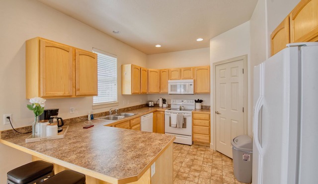 Rivermist sbdv/3 car garage/Netflix/large suite