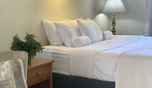 Riverside Hot Springs Inn & Spa - Adults Only