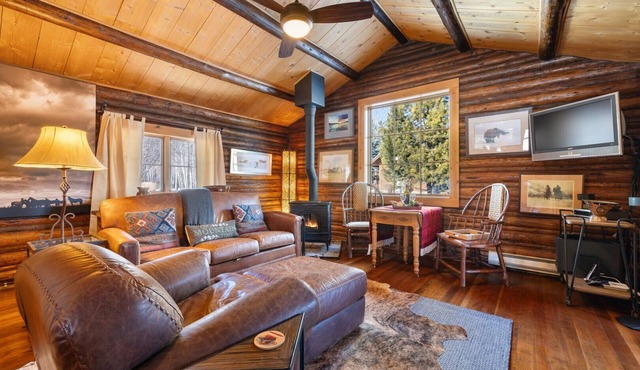 RMR: Fish Creek Cabin-Bravo in Wilson, WY