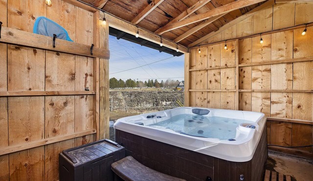 Rock Creek Canyon | 1BR, Hot Tub, Sauna, Fire Pit
