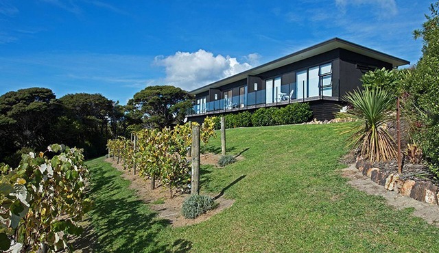 Romantic Studio Rental for Two for Wine Tasting Getaway near Auckland, New Zealand in Auckland