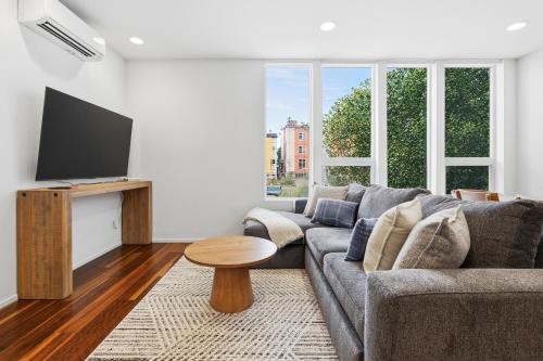Rooftop Retreat w Stunning Views - Ballard Gem