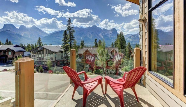 Rundle Vista | Rock Climbing Wall in Canmore