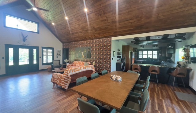 Rustic charm meets modern comfort on 154 acres of Missouri countryside. in Saint James