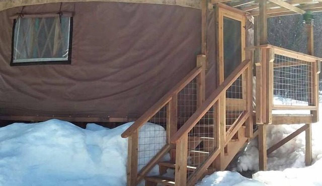 Sanctuary Yurt Glamping Forest Getaway in Alberton, MT
