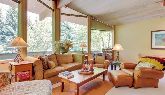 Secluded family home near the slopes of Bald Mountain with private hot tub