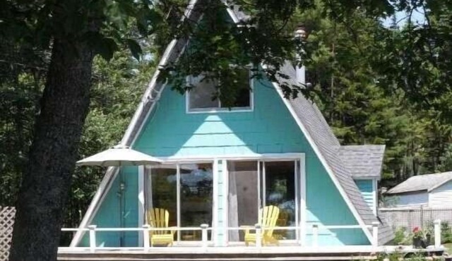 Second Wind Cottage - ocean front chalet near Mahone Bay & Lunenburg Nova Scotia in Western Shore