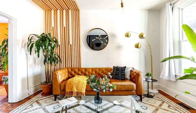 Short North/Downtown | Steps to High St | Walk to Convention Ctr | Free Parking in Columbus