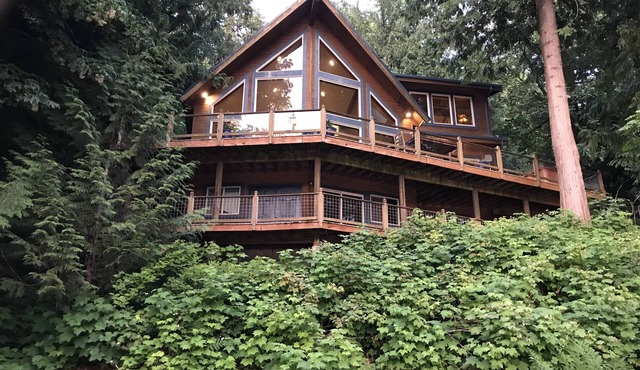 Silver Lake #7 - Unsurpassed lakefront views from this spectacular pet-friendly in Maple Falls