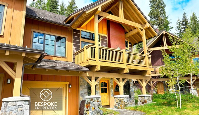 Ski in/out to Tam Express, pet-friendly, AC