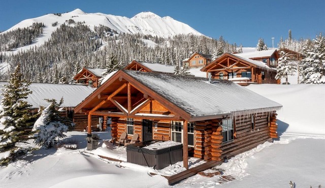 Ski-in/ski-out "Alpine Escape" Cowboy Heaven Cabin-360 Degree Mtn View - Hot Tub in Big Sky