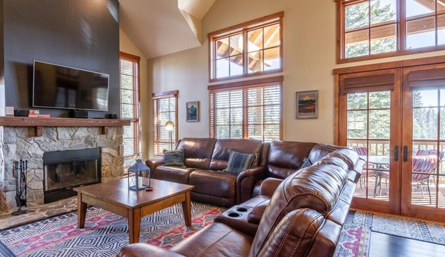 Ski in /Ski Out | Pet Friendly | Private Hot Tub |