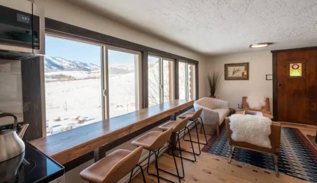 Ski/Mountain Bike Cabin, hot tub, amazing views, 6 acres