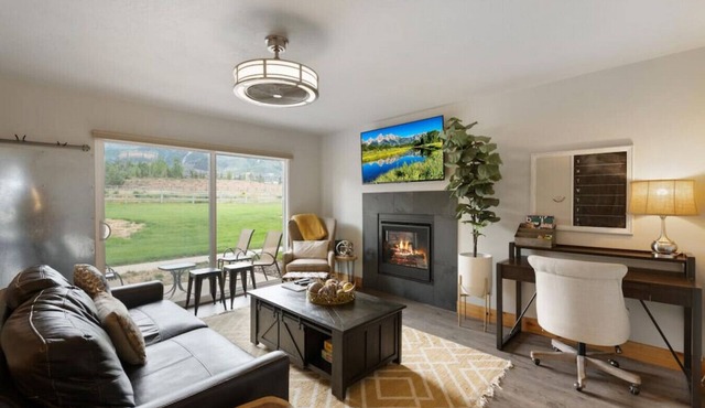 Ski Vista: Chic Condo Near the Canyons Slopes in Park City