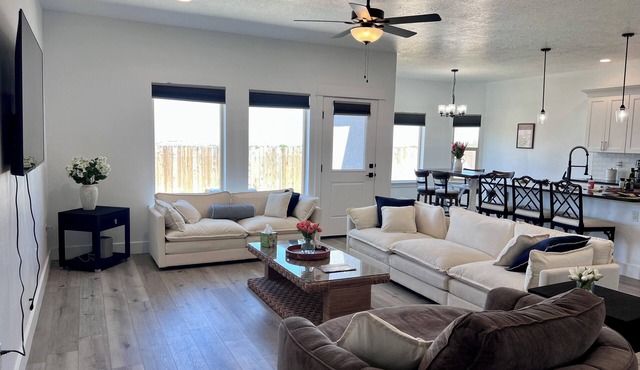 Spacious 4-bedroom Home with Beautiful Views