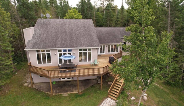 Spacious 5 +bedroom house on private Lake Charlevoix frontage! in East Jordan