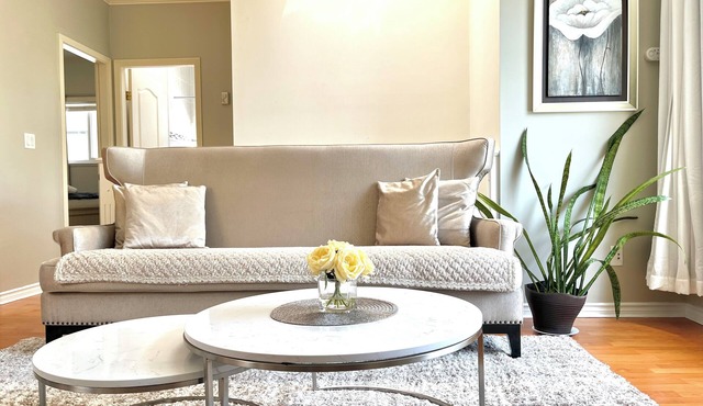 Spacious + Bright Unit in Central Vancouver Close to YVR and Downtown w/AC in Vancouver