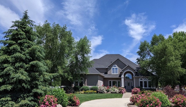 Spacious family home on beautifully landscaped 2 acres