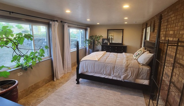 Spacious Luxurious Town and Country Home.