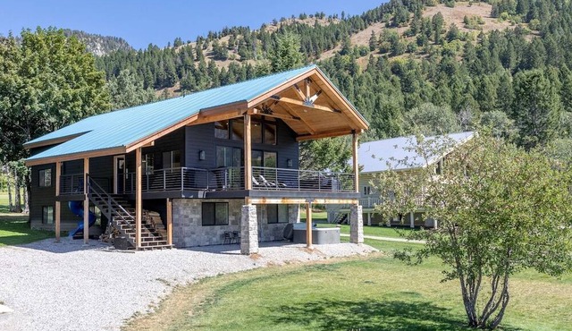 Spacious Mountain-View Retreat with Deck Slide & Jacuzzi near Outdoor Trails in Lincoln, Wyoming in Lincoln
