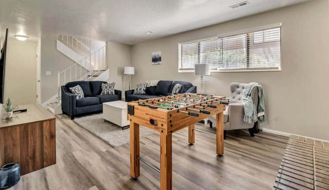 Spacious Townhome w/ King Bed and W/D