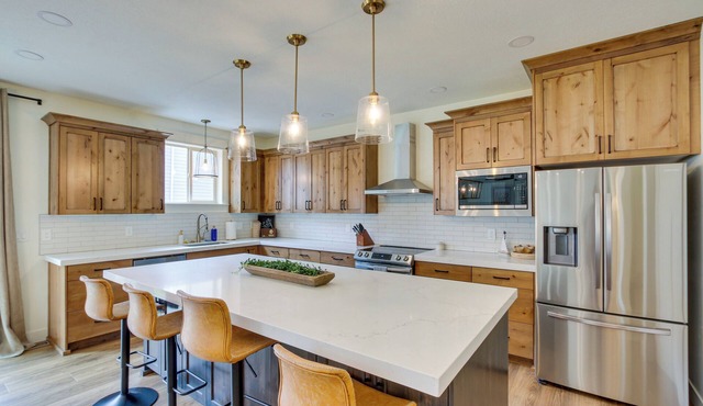 Spacious Utah Home w/Hot Tub < 1 Mi to Bear Lake!