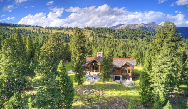 Spanish Peaks Mountain Home - Big sky