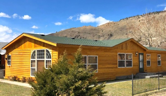 Spectacular home on the river with view of Yellowstone National Park