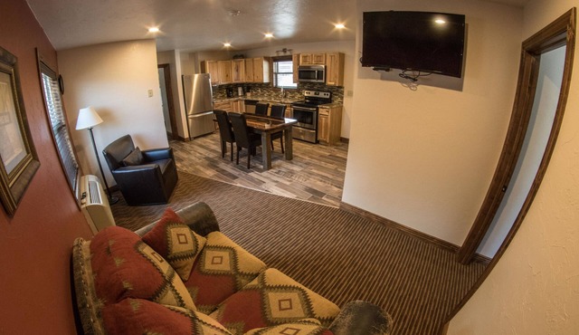 Stagecoach Inn & Suites
