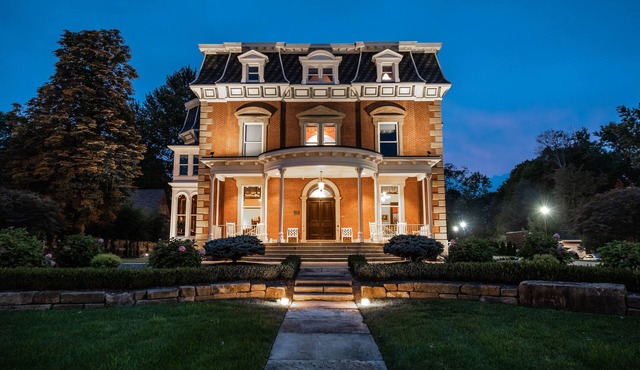 Steele Mansion in Painesville