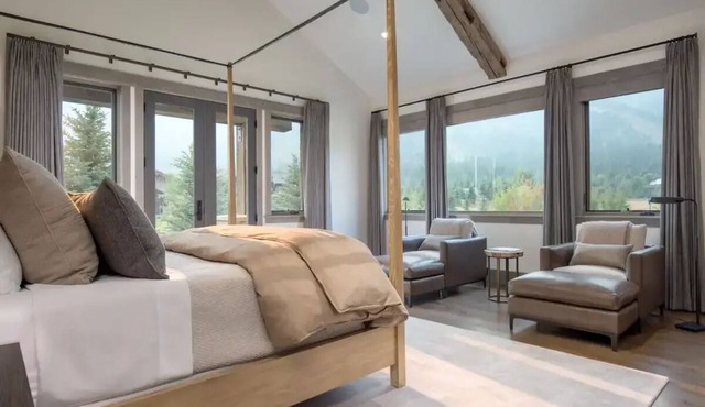 Stunning Luxury Estate 3 minutes from the Gondola and Jackson Hole Ski Resort