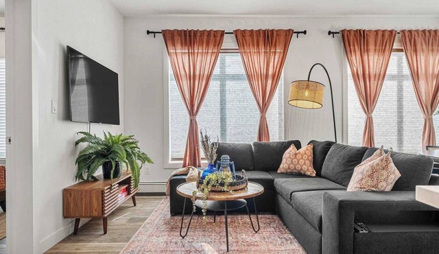 Stylish ground-floor suite steps from Whyte Ave, cafes, and river trails in Edmonton