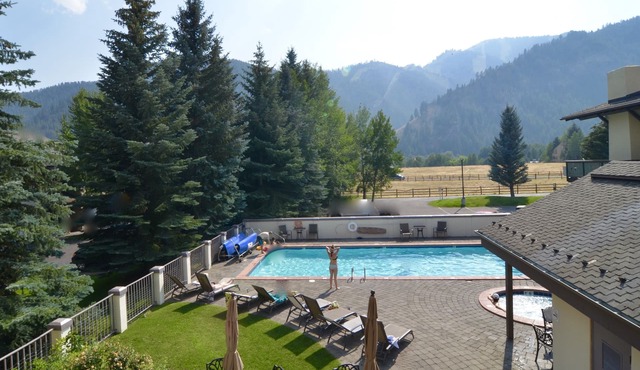 Sun Valley Adventures | Heated Pool & Spa