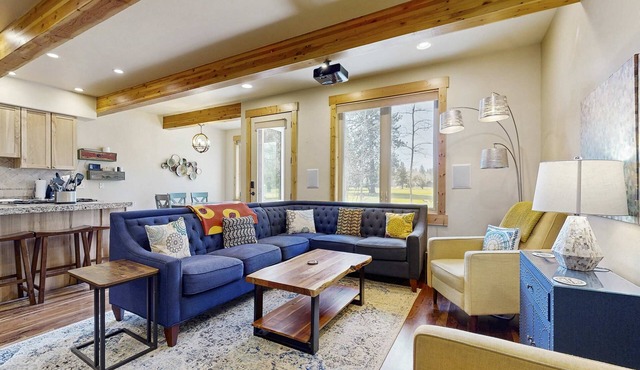 Sunny Golf Course Townhome Peloton & EV Charger
