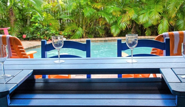 Sunset Landing AMI Beach House. 6BR/4.5BA. Private pool. 2 blks to beach. in Holmes Beach