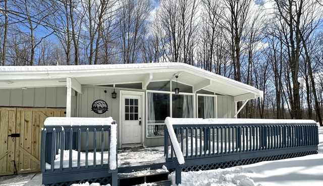 Sunset View Cottage in Mancelona Township
