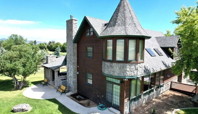 SUNSHINE RANCH Elegant Country Retreat