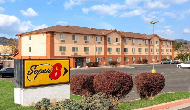 Super 8 by Wyndham The Dalles OR in The Dalles
