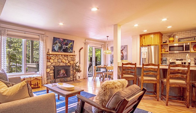 SV121 - Walk to Lifts & Town - Hot Tub & Pool