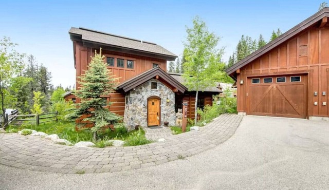 Tamarack Ski-In/Out | Fireplace + Slopeside Views