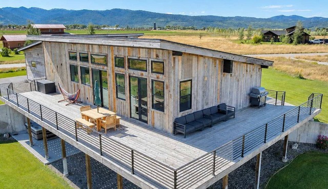 Teton Homestead: Shambala Private Mountain Retreat