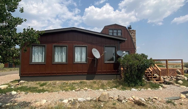 The 360 Charming 3-bedroom house with WiFi and AC in welcoming Centennial