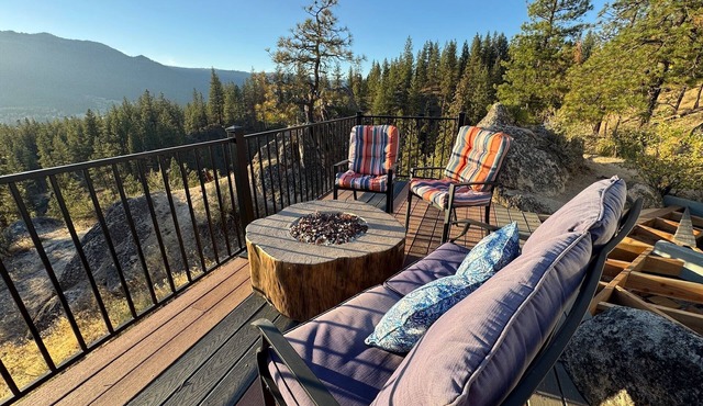 The Domestead- A Romantic Glamping Hideaway