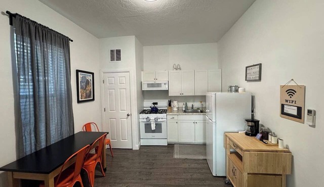 The Summit: Downtown SLC/Pets OK/W&D/Fireplace