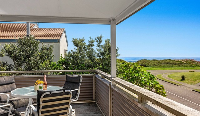 The Sun Capsule - Ohope Beach Holiday Home in Ohope