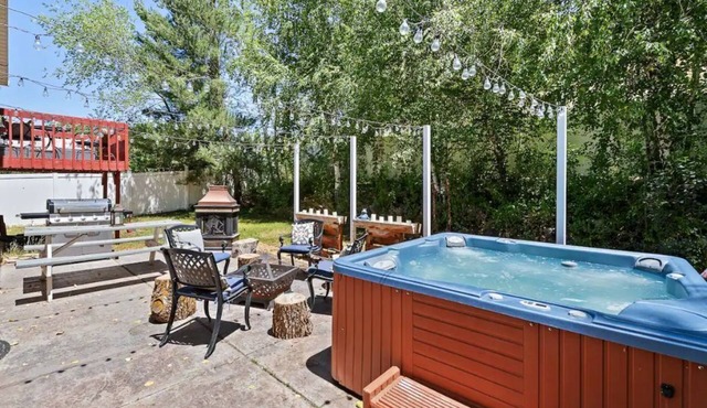 Three Lakes Spa - Hot Tub - Peaceful - Firepit - Sauna